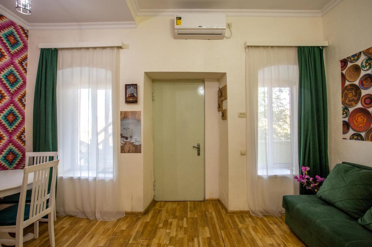 Downtown Apartment Near Sulfur Baths Tbilisi Exterior foto